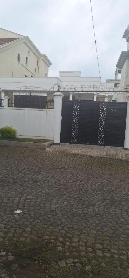 Urgent Sale – Modern Villa in Wesen, Prime Location