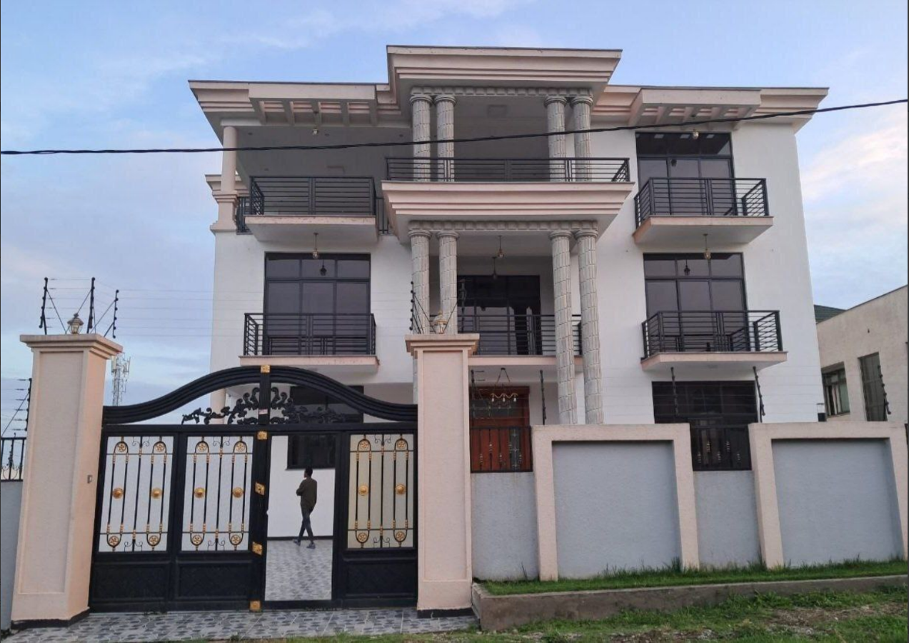 🏡 Elegant G+2 Home for Sale in Ayat – Prime Residential Location!
