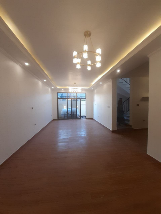 🏡 Urgent House Sale – Spacious Home in Semit!
