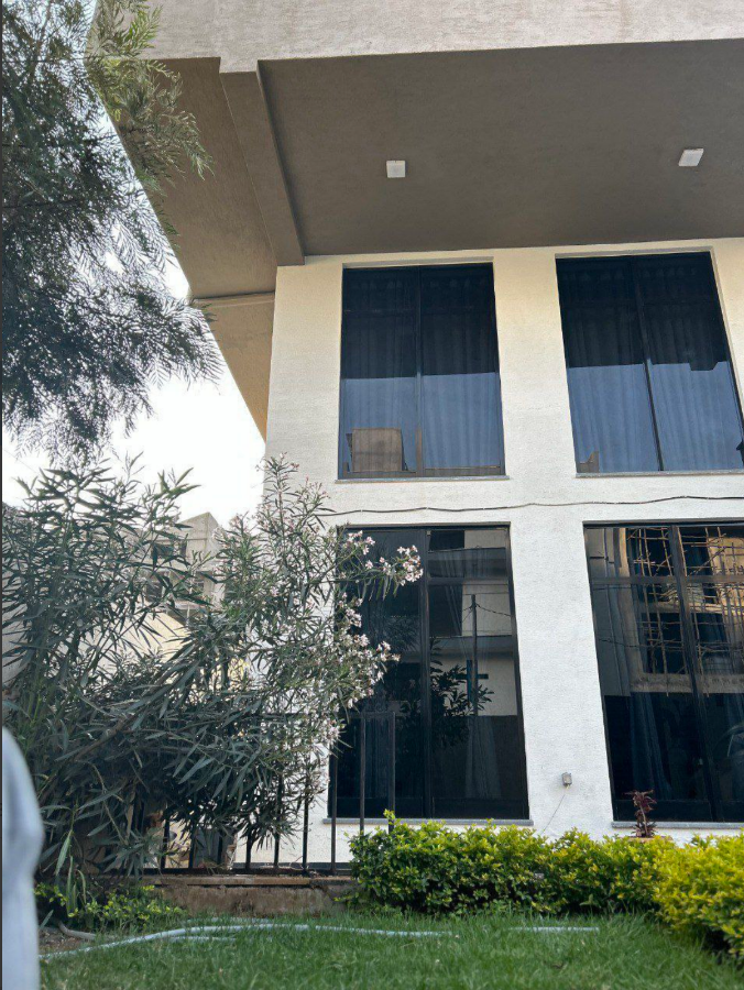 🏡 Urgent Sale – Income-Generating G+3 Property in Bole Bulbula!